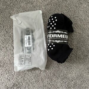 Women’s Black Grip Socks